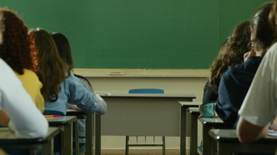 educação queda.jpg