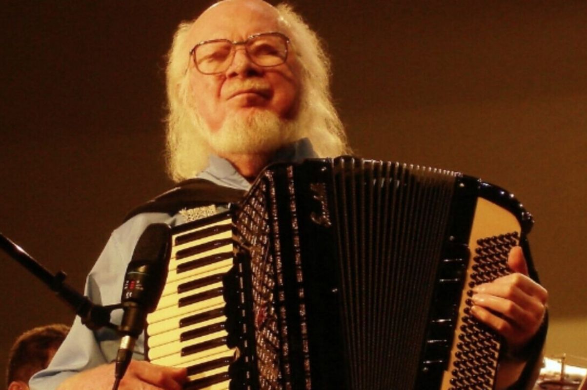 <built-in function id>